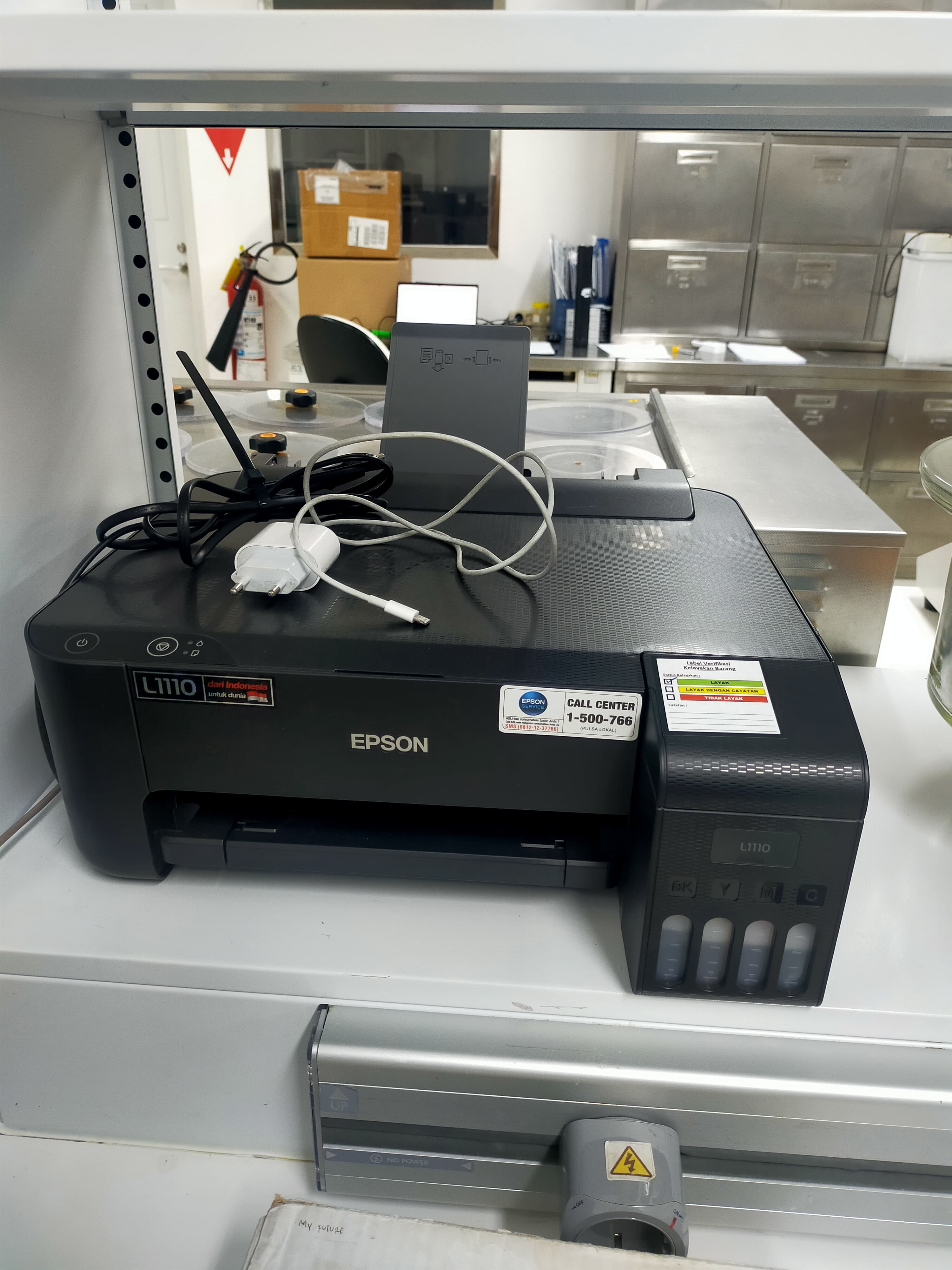 Used Spectrophotometer - Shimadzu - UV 1900I - LC0253