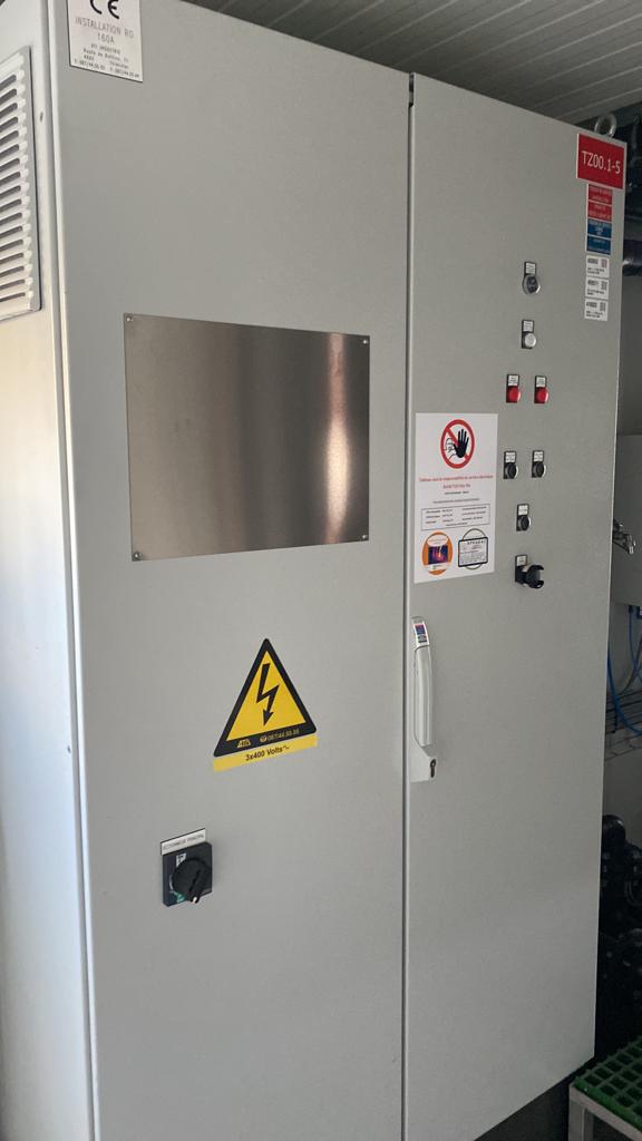 Used Water Filtration In Container - F703LC-AA - DK0001.WA