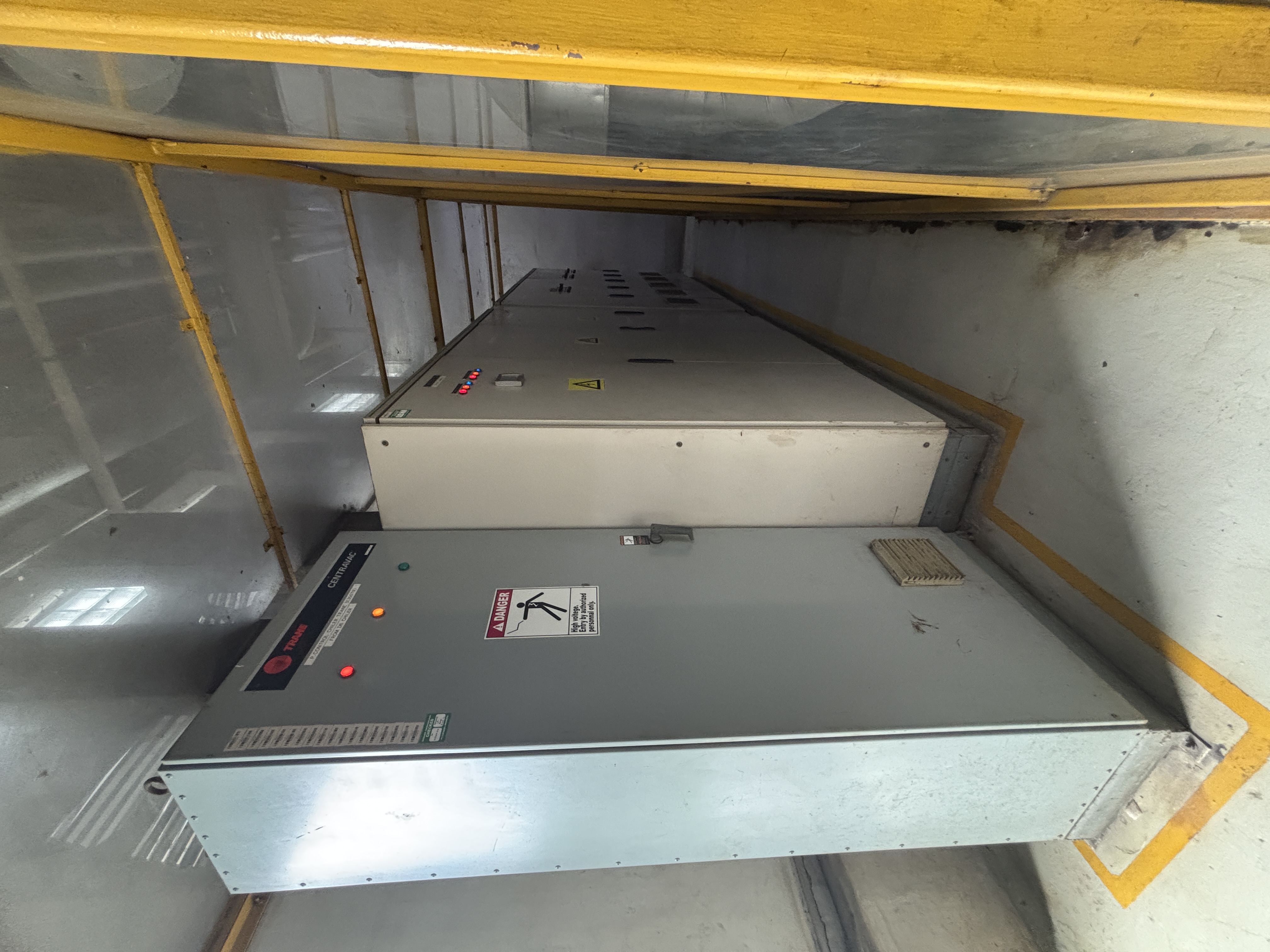 Used Chiller - Trane - CVHE420 - LC0201