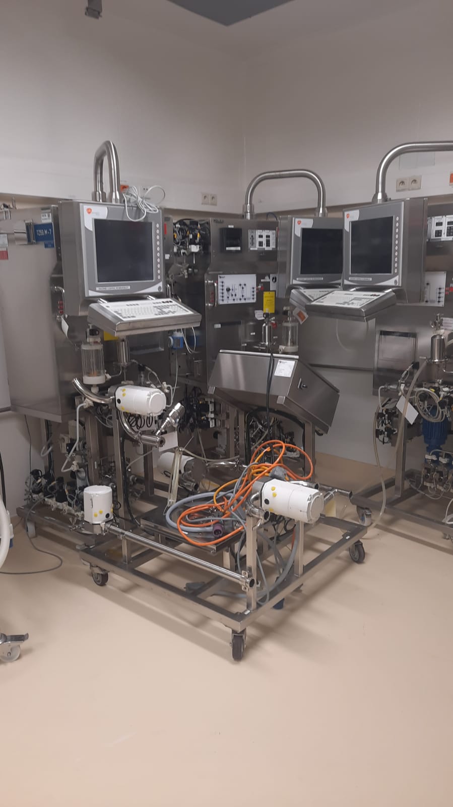 Used Chromatography Towers & Control Panels - CC02BE