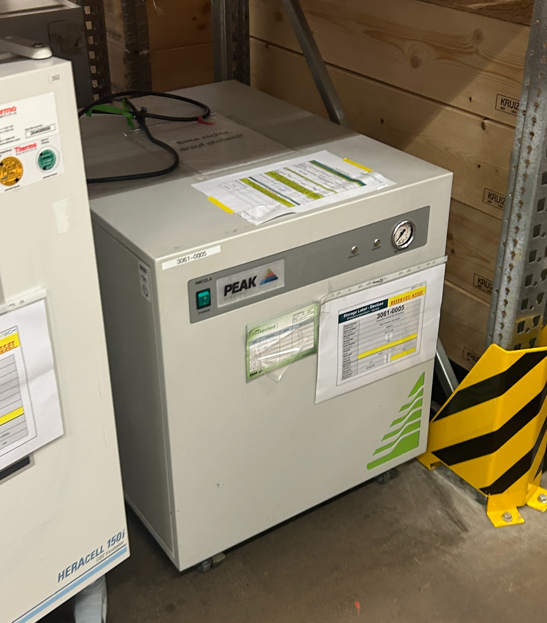 Used Nitrogen Generator - Peak Scientific - BTH212