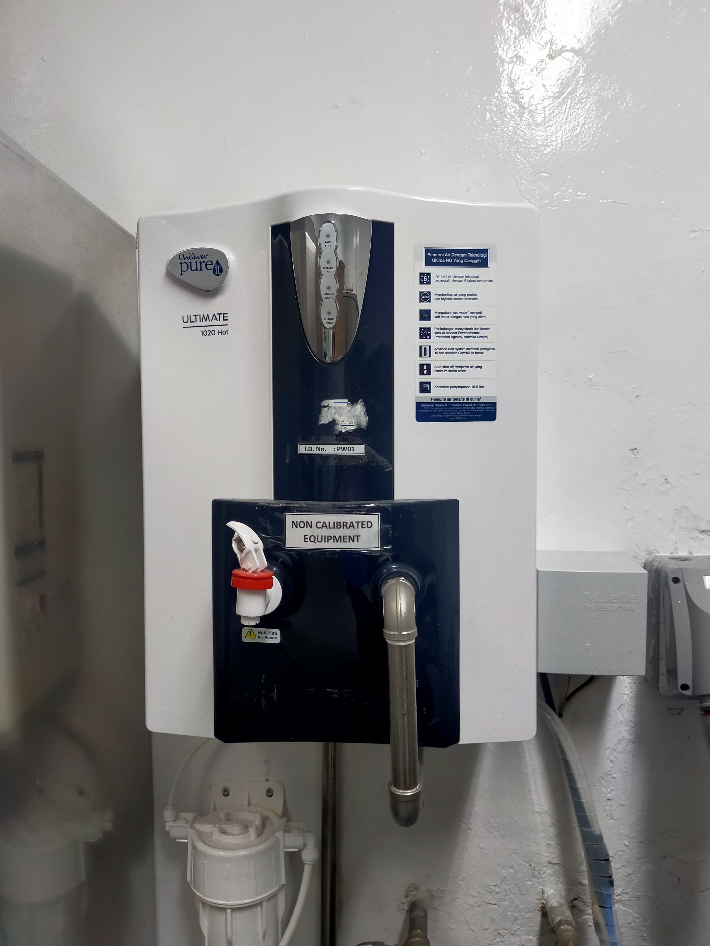 Used Glass Washer - Miele Profesional - Pg 8593 - LC0298