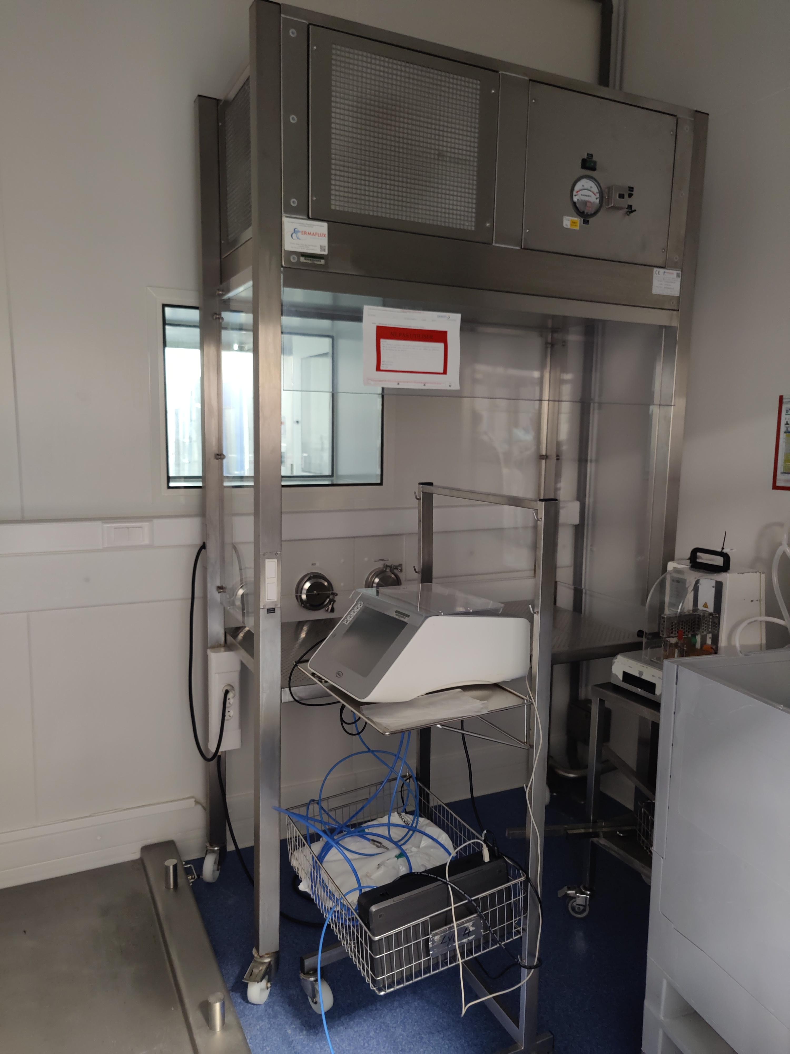 Used 2 Laminar Flow Hoods-051.SF