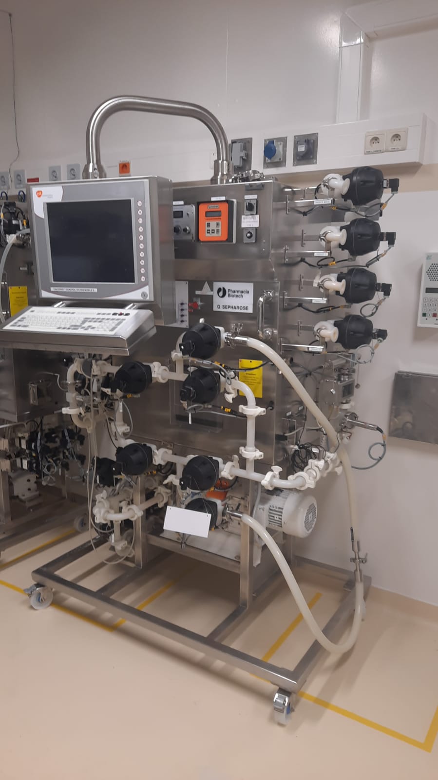 Used Chromatography Towers & Control Panels - CC02BE