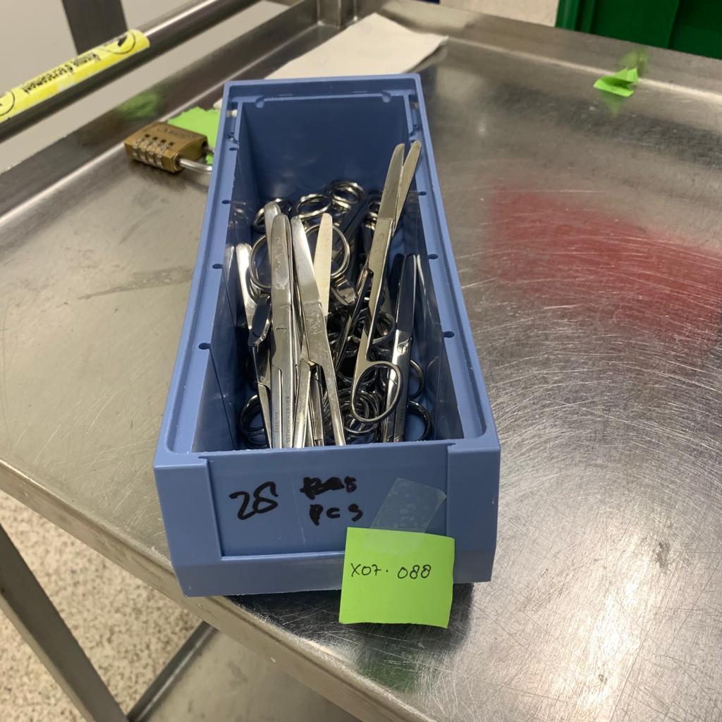 Used Blunt Edge Scissory - X07.088