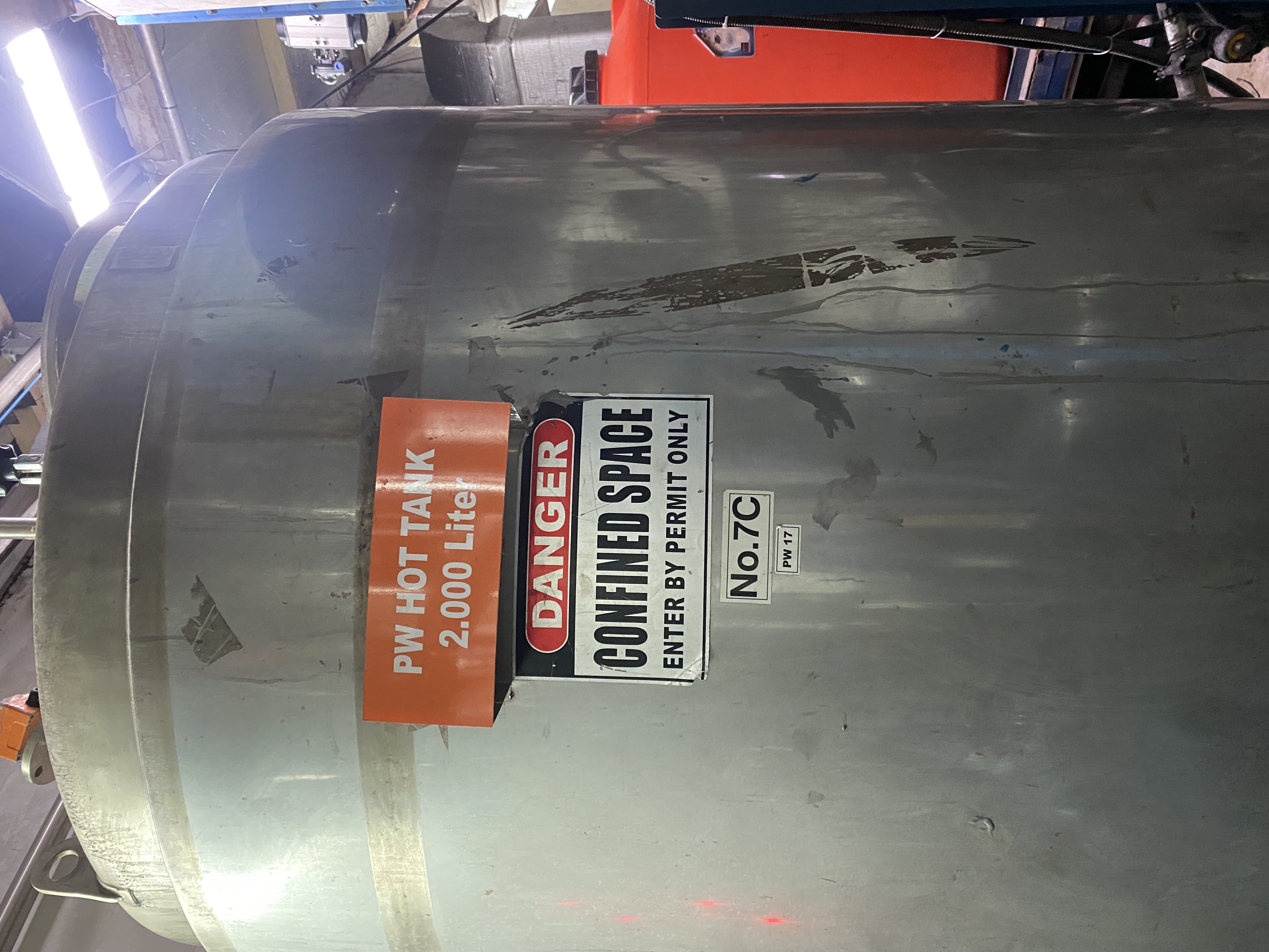 Used PW 2000L TANK - LC0527