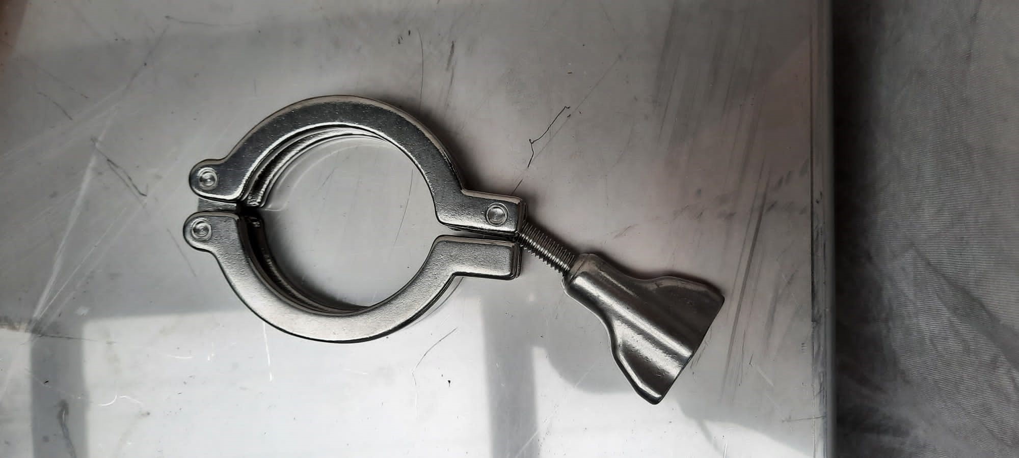 Used 100 kg Triclamp Klammern Edelstahl 25, 34, 50, 65, in 4 Boxes - CLGE01