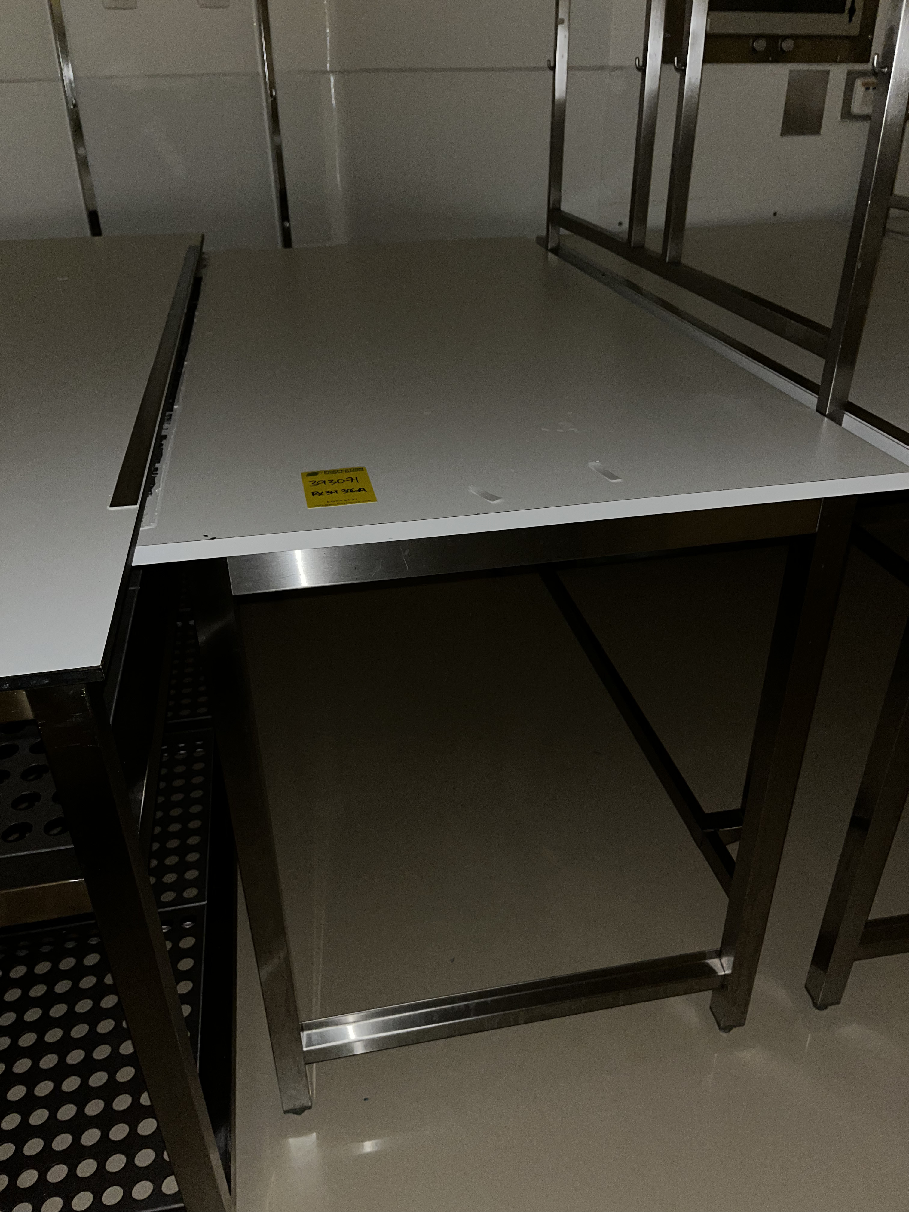 Used Table - 393071