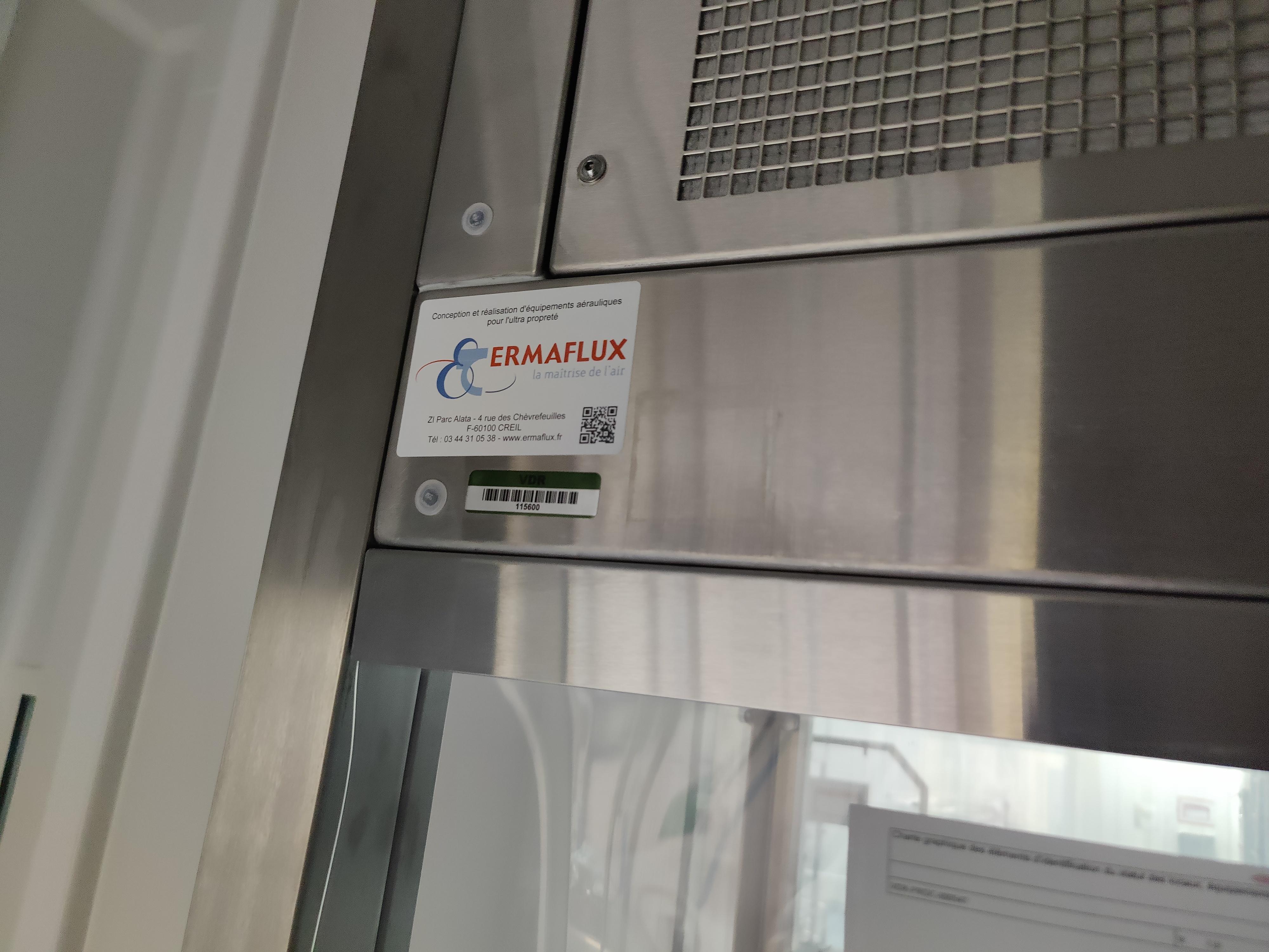 Used 2 Laminar Flow Hoods-051.SF