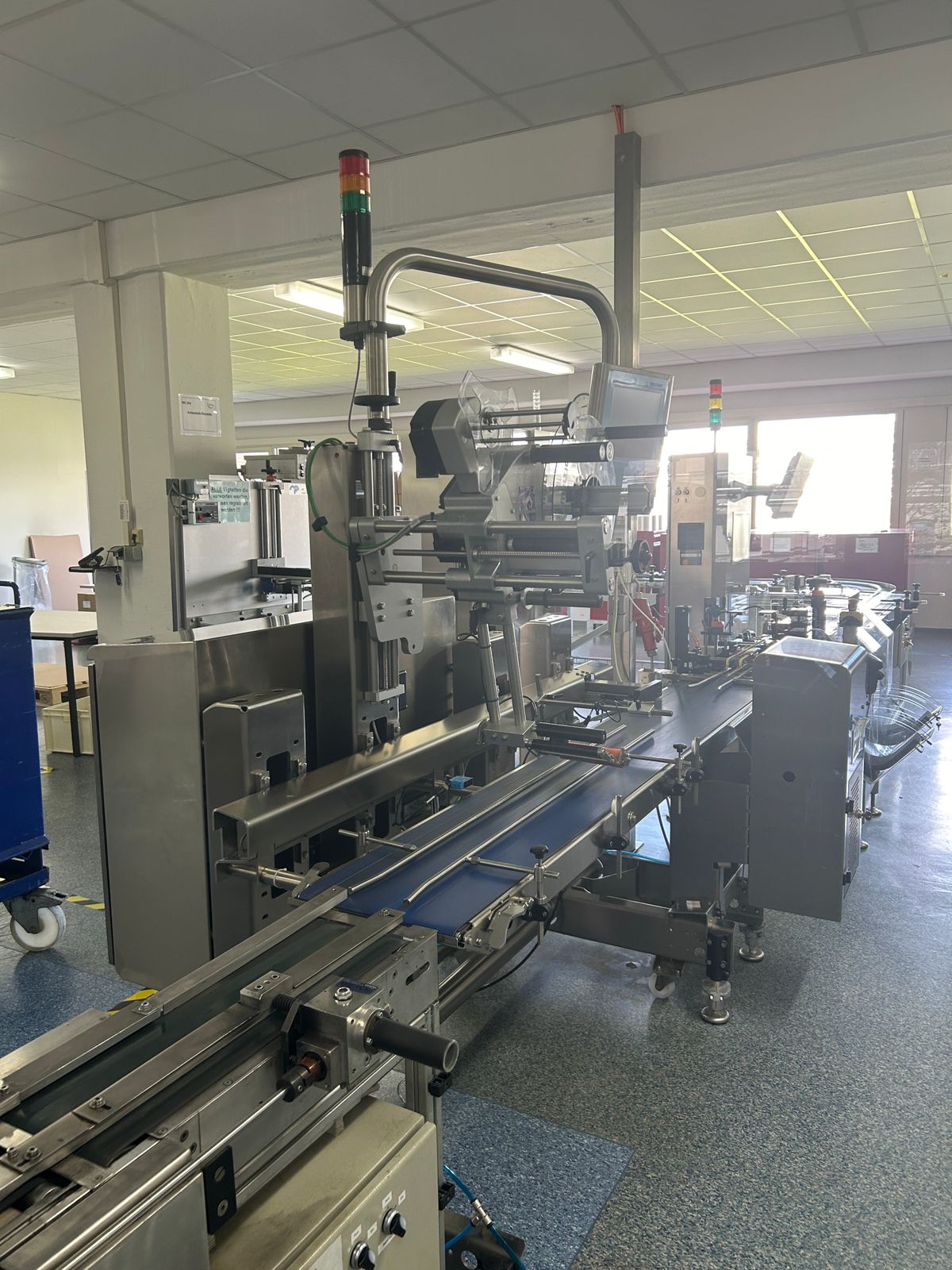 Used Cartoning Machine - Dividella - AEWO23