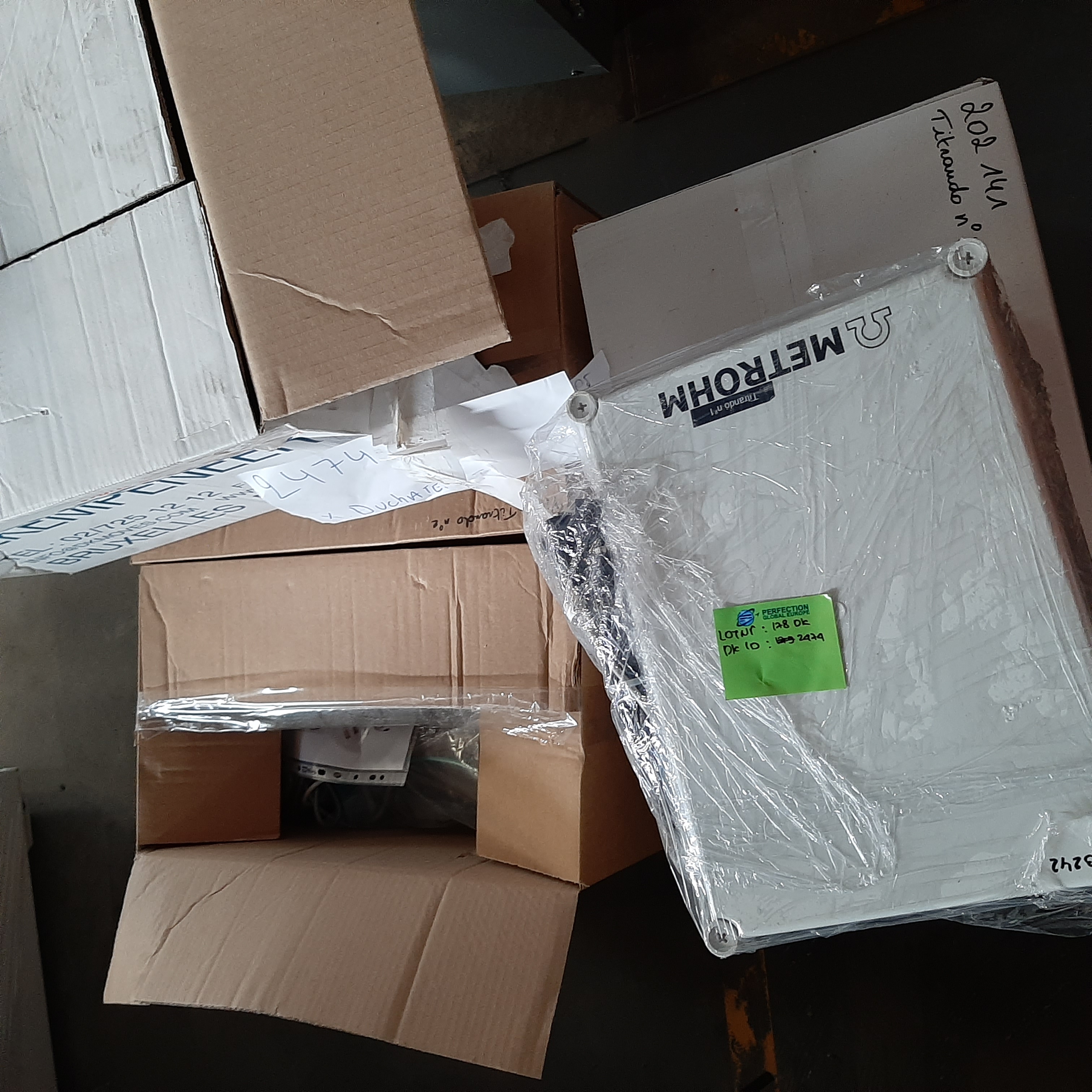 Used 3 Cartons Smaller Equipment - DK178