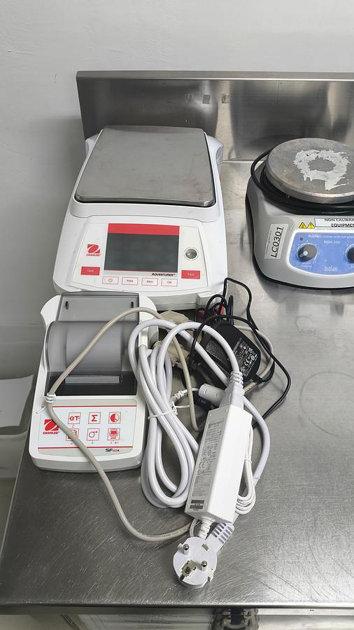 Used Precision Balance - Ohaus - Adventurer AX4202/E - LC0300, LC0303