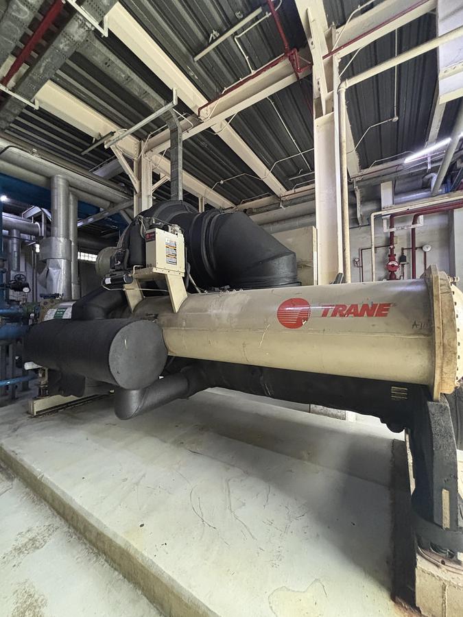 Used Chiller - Trane - CVHE420 - LC0200
