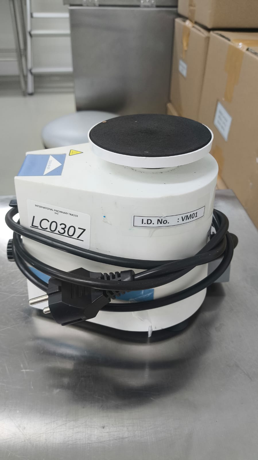 Used Vortex Mixer - Thermo Scientific - M37610 33 - LC0307