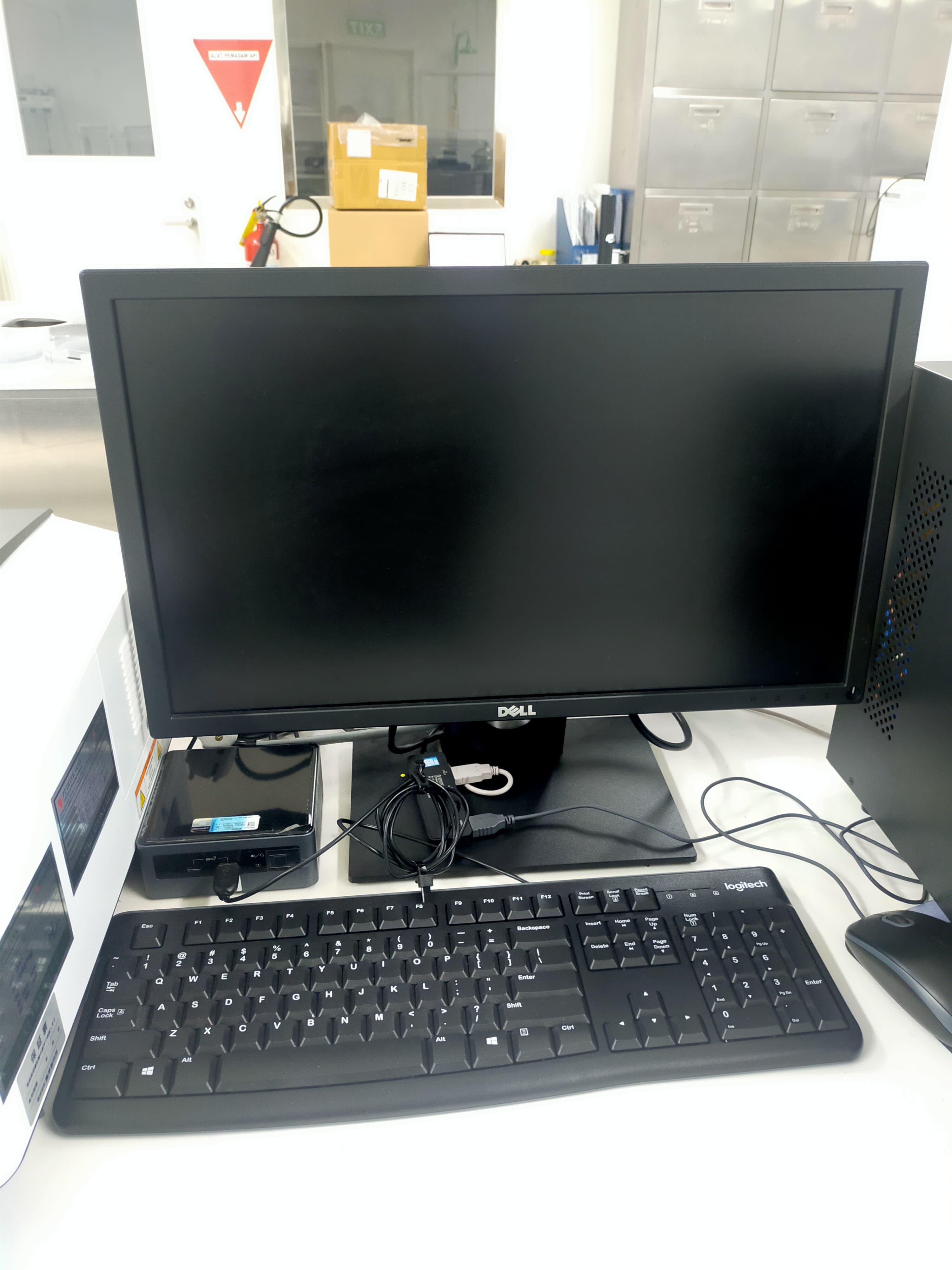 Used Spectrophotometer - Shimadzu - UV 1900I - LC0253