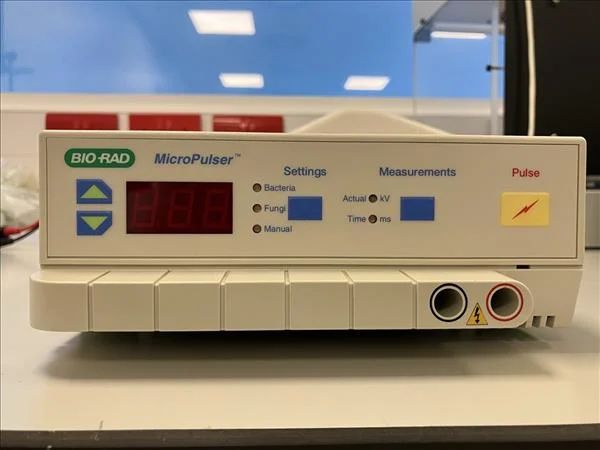 Used Electroporator - Bio-Rad - 46109