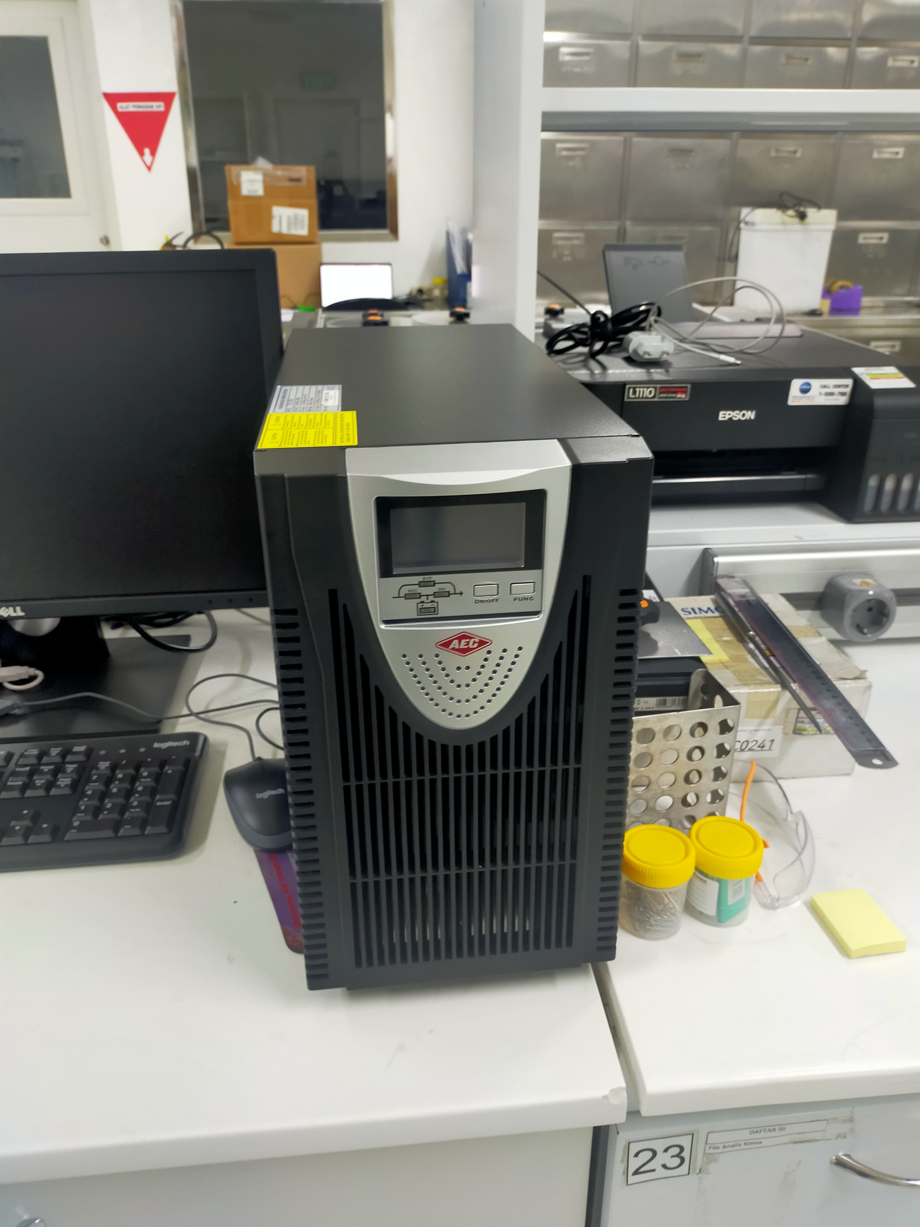 Used Spectrophotometer - Shimadzu - UV 1900I - LC0253