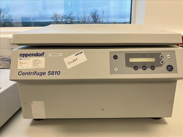 Used Benchtop Centrifuge - Eppendorf - 46105
