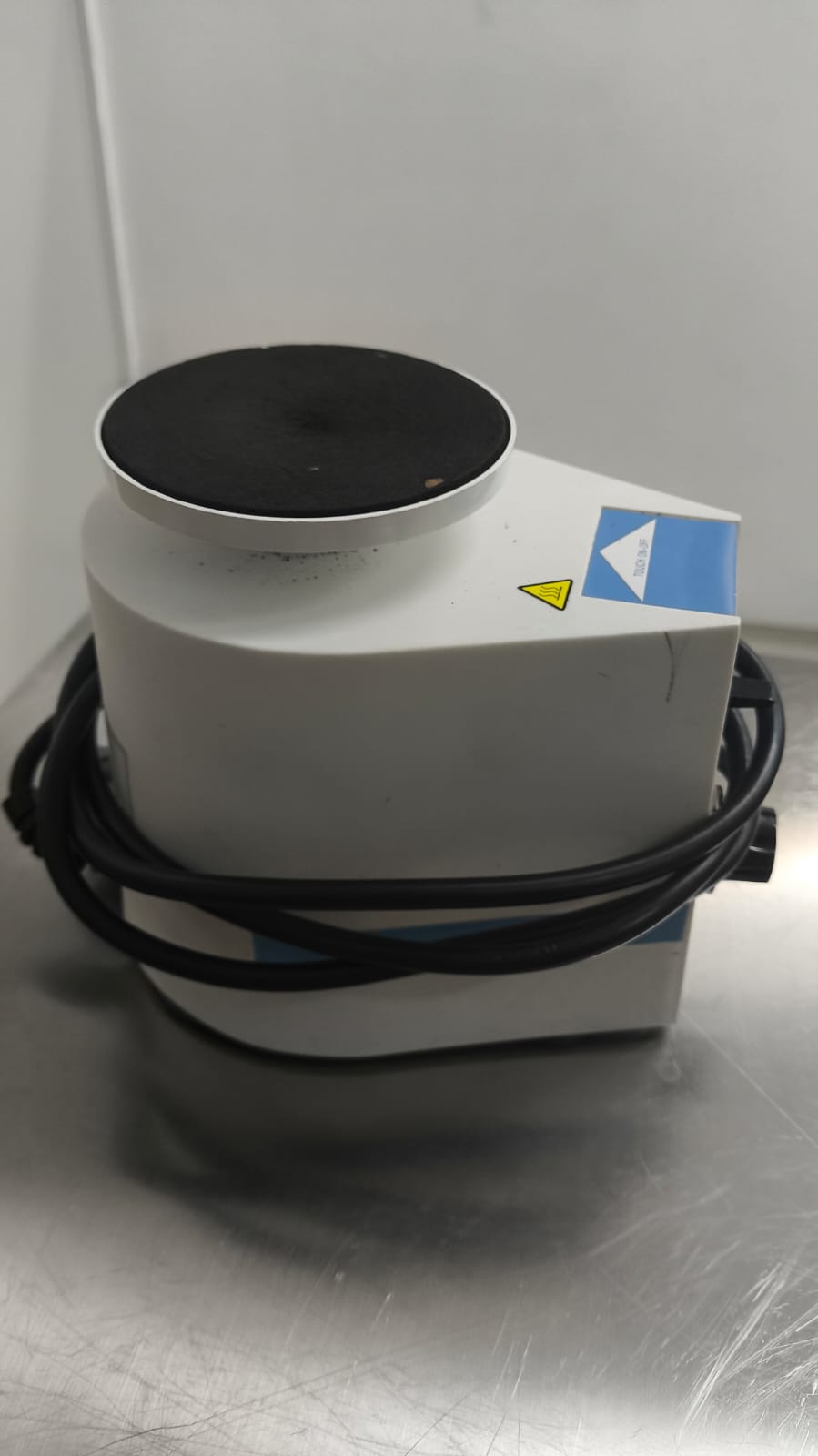 Used Vortex Mixer - Thermo Scientific - M37610 33 - LC0307