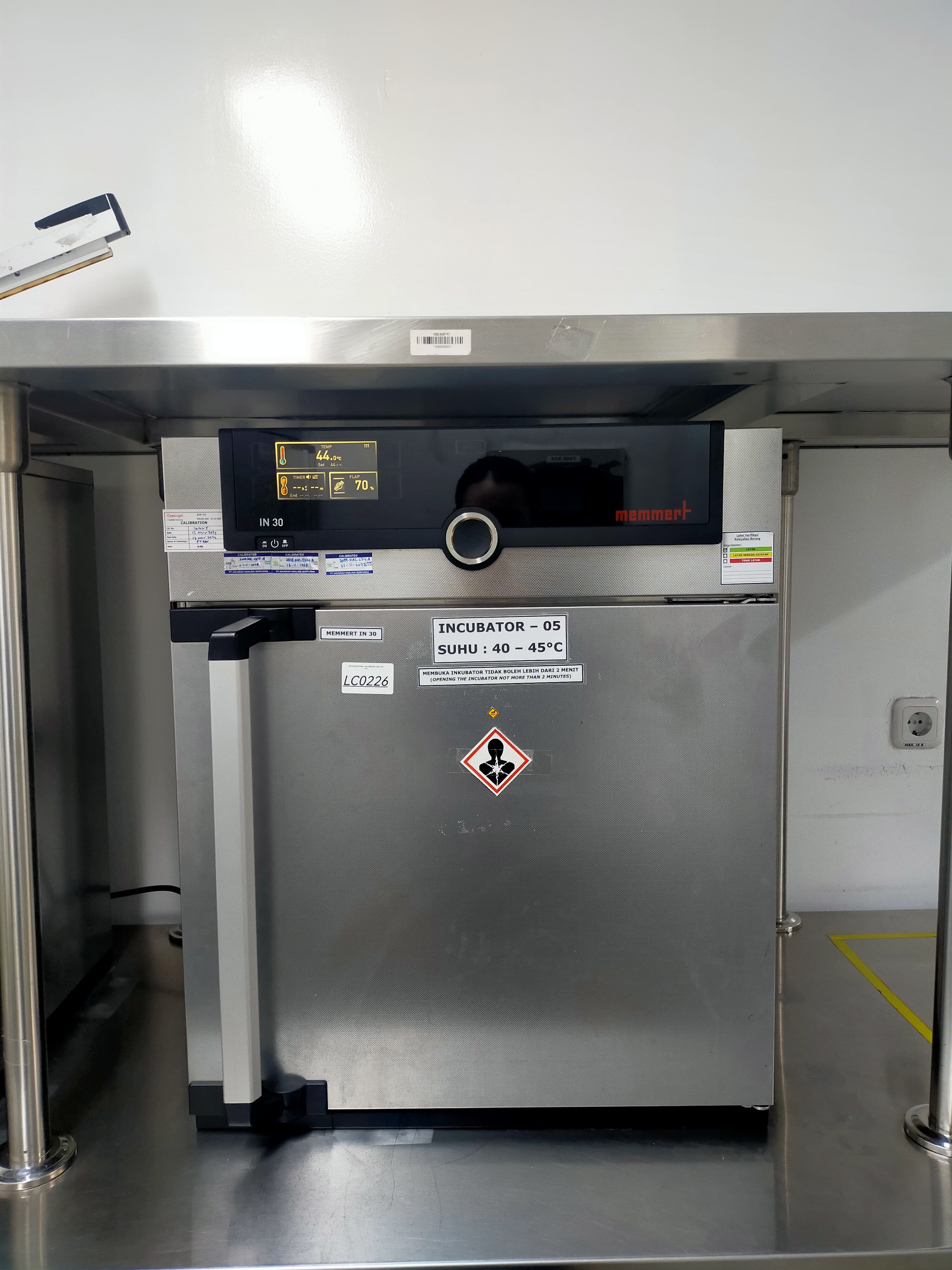 Used Incubator - Memmert - IN30 - LC0226