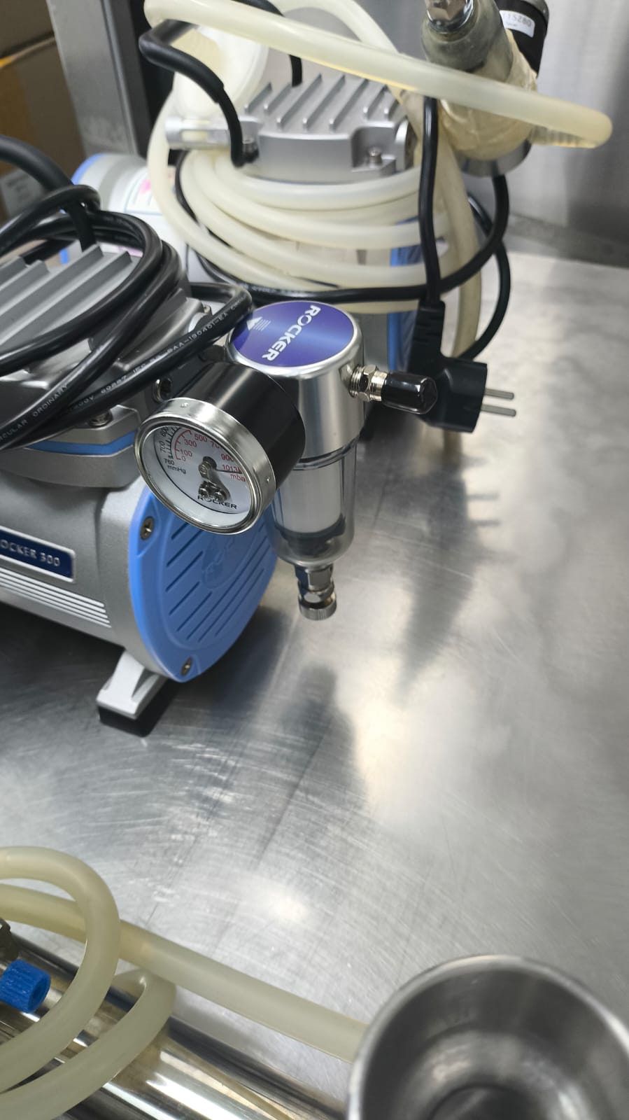 Used Vacuum Pump For Membrane Filter Analysis - Rocker - Rocker 300 - LC0306