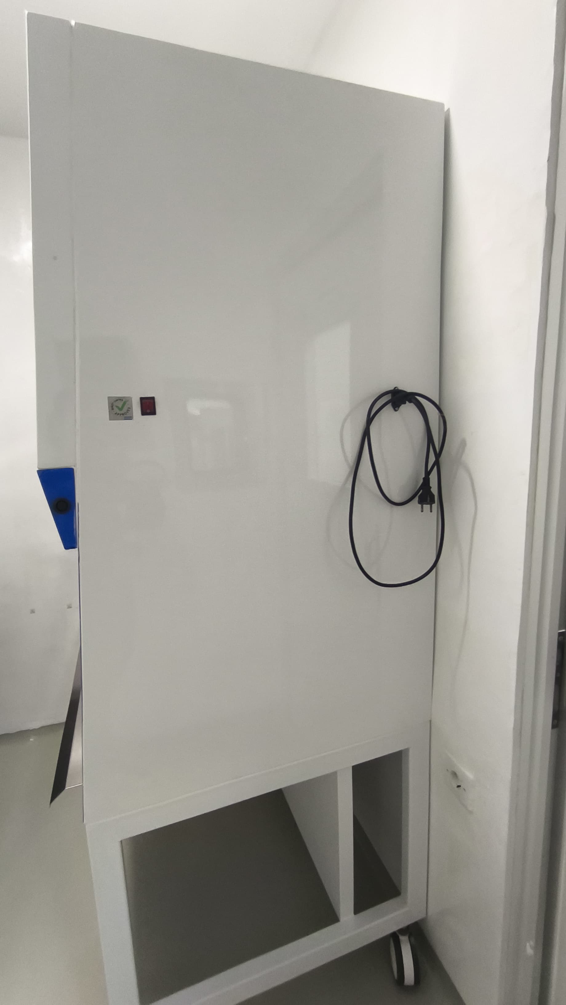Used Biosafety Cabinet - Robust - Bsc130 - LC0224