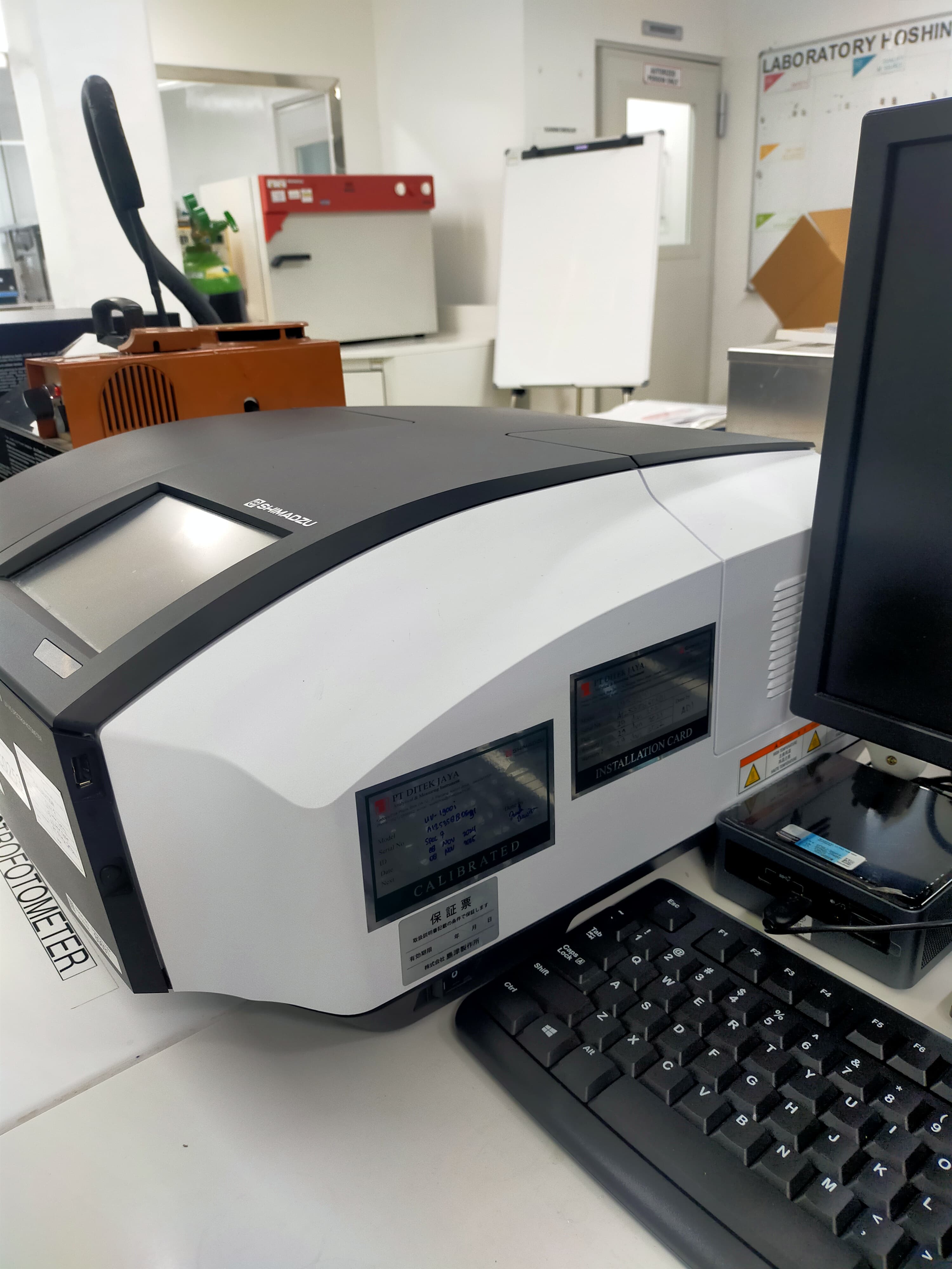 Used Spectrophotometer - Shimadzu - UV 1900I - LC0253