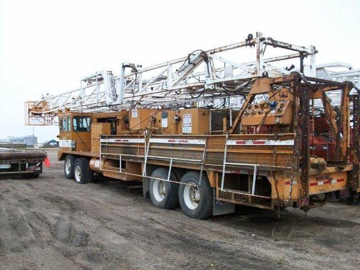 Used CARDWELL 4 AXLE