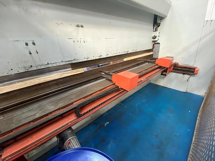 Used 1994 Edwards Pearson RT2 100 x 4100 Hydraulic Pressbrake