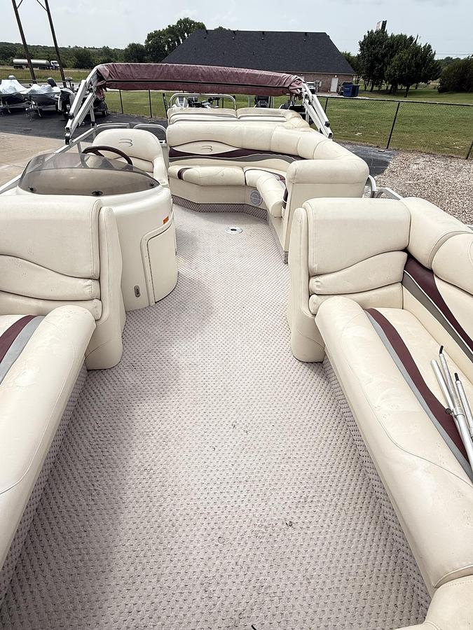 Used 2005 BENNINGTON 2275RL