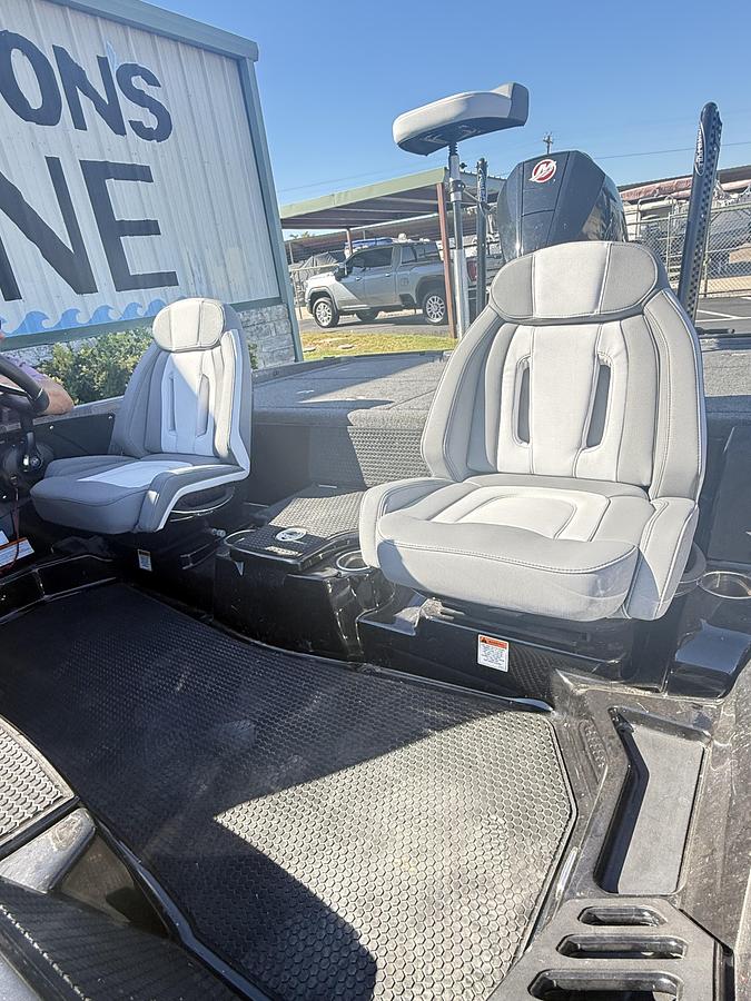 Used 2023 IKON LX 21