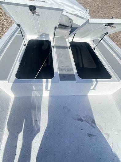 2025 Xpress H210 BAY