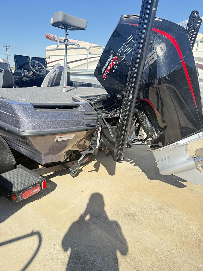 Used 2023 IKON LX 21