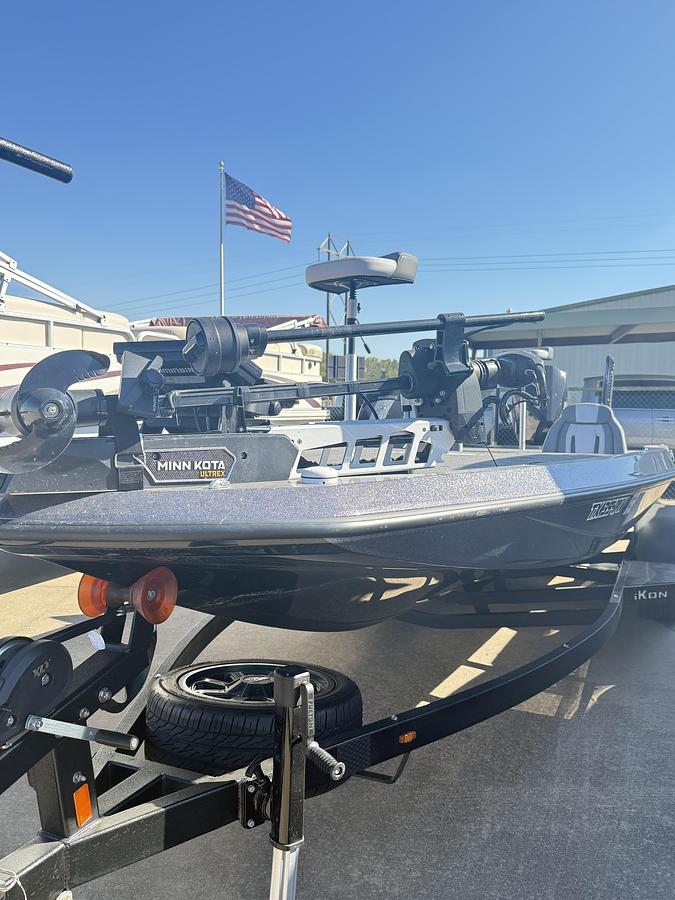 Used 2023 IKON LX 21