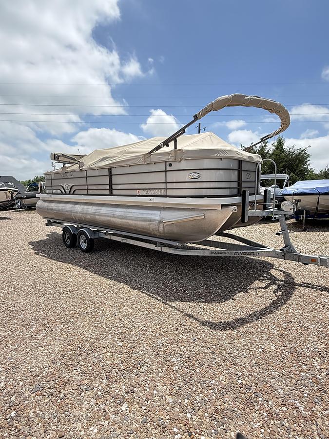 Used 2018 Veranda VR22RC Tri-Toon - XL PACKAGE