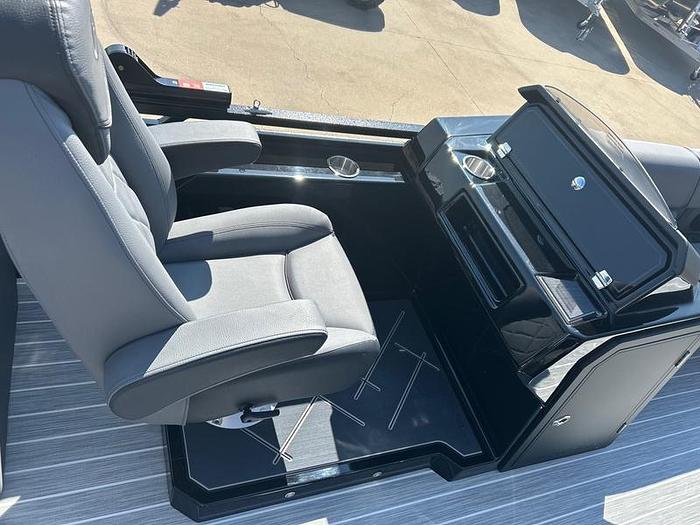 2025 Veranda VX25DCRC Luxury Tri-Toon