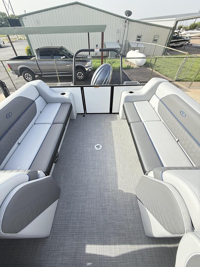 2025 Veranda VS25RC Tri-Toon