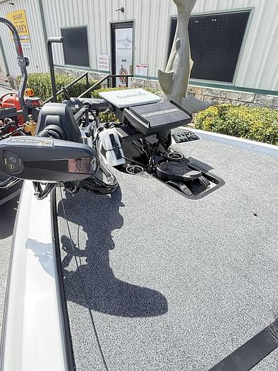 Used 2024 IKON LX 21