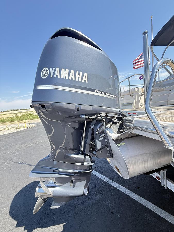 Used 2013 BENNINGTON 2550 QBR
