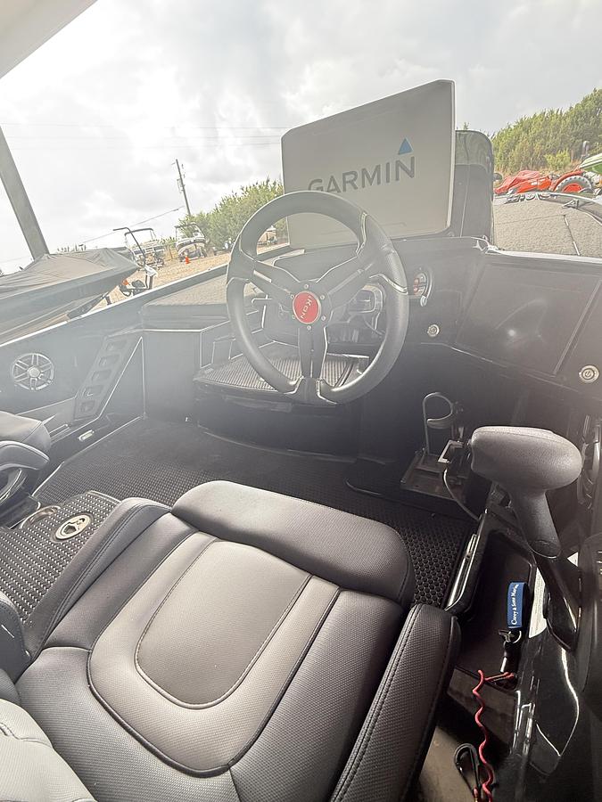 Used 2024 IKON LX 21