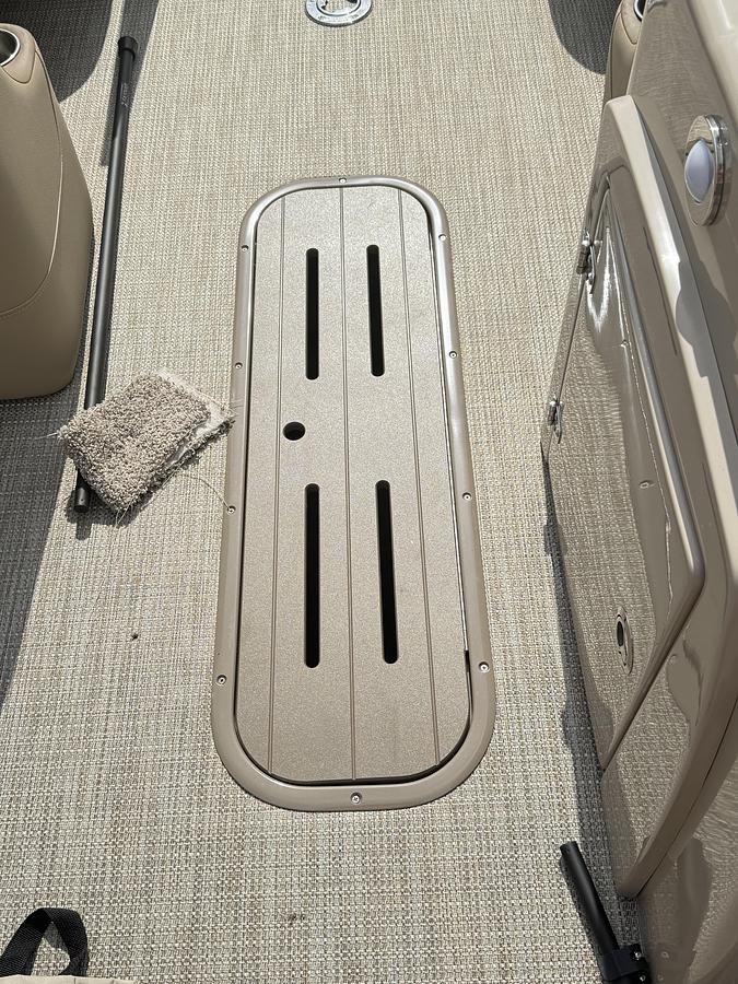 2025 Veranda VR22RC Tri-Toon