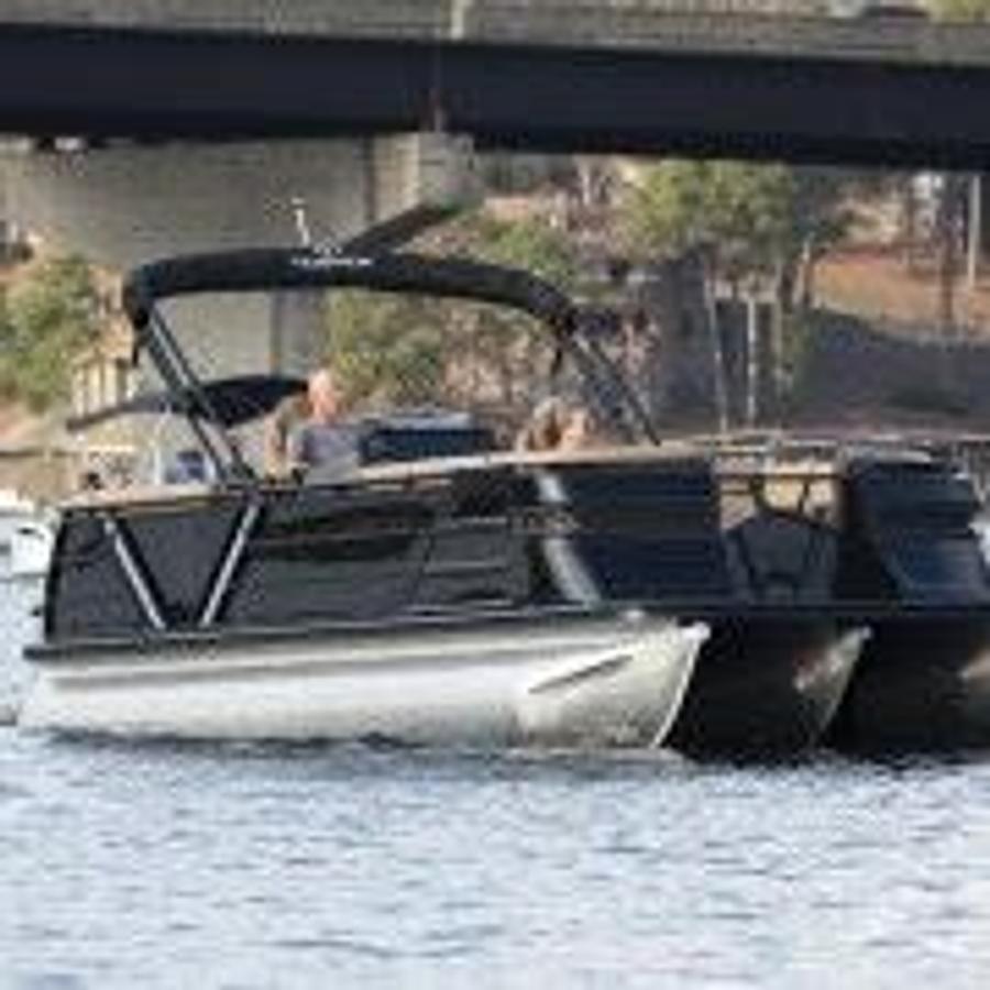 2025 Veranda VX22RC Premium Luxury Tri-Toon