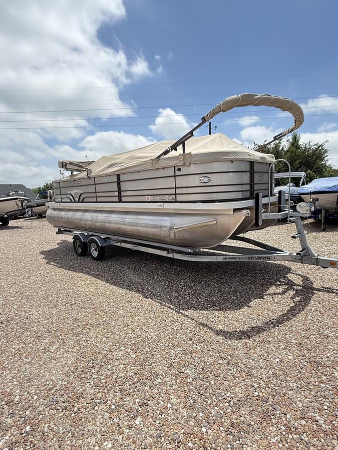 Used 2018 Veranda VR22RC Tri-Toon - XL PACKAGE