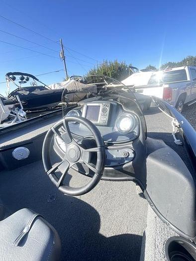 Used 2017 Lowe Boats Stinger 175
