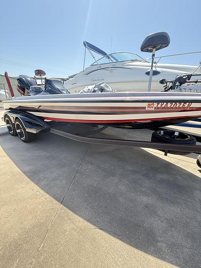 Used SUPER CLEAN 1 OWNER 2019 SKEETER FX 21 APEX