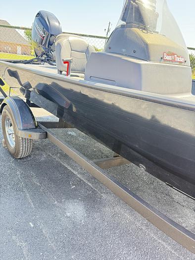 Used TRACKER CLASSIC 2024