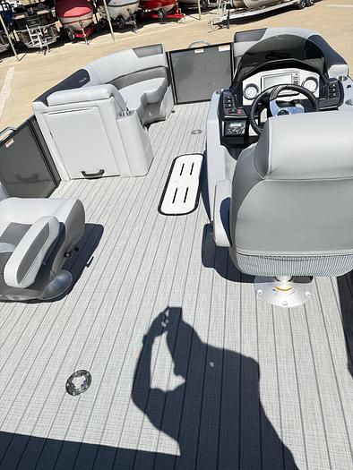 2025 Veranda VR22VLC Tri-Toon