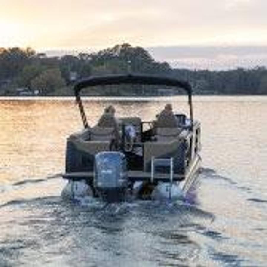 2025 Veranda VX22RC Premium Luxury Tri-Toon