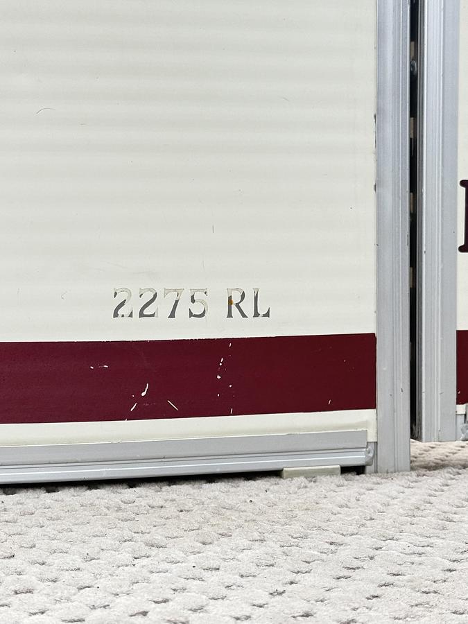 Used 2005 BENNINGTON 2275RL