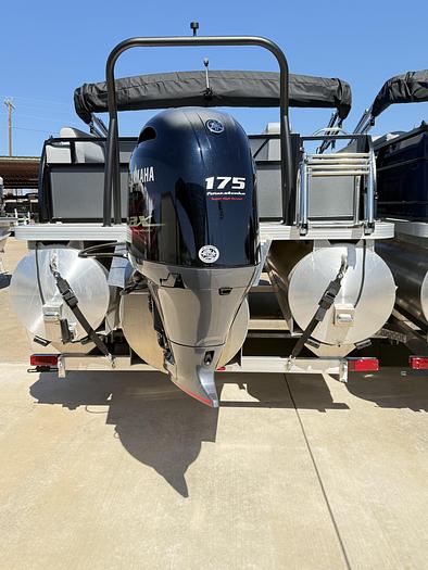 2025 Veranda VR22VLC Tri-Toon